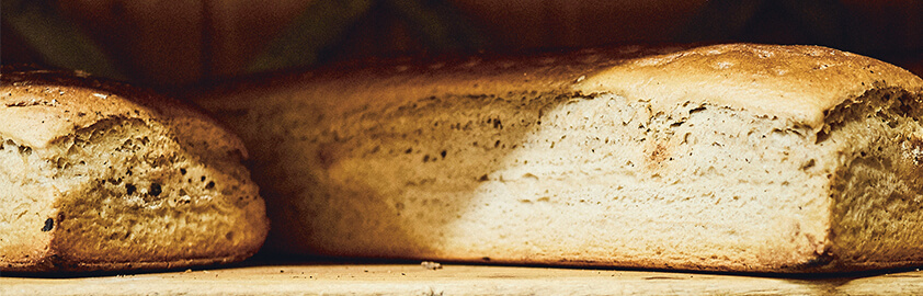 Frische Brotlaibe der Arno Nußstein Bäckerei