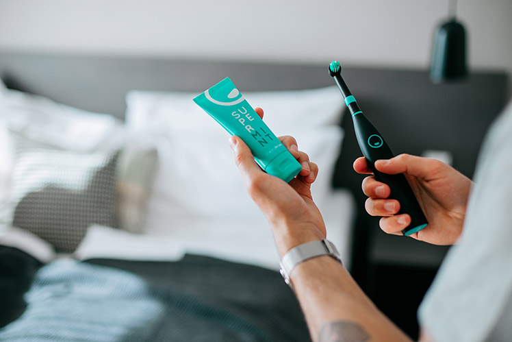 happybrush Zahnbürste und Zahnpasta