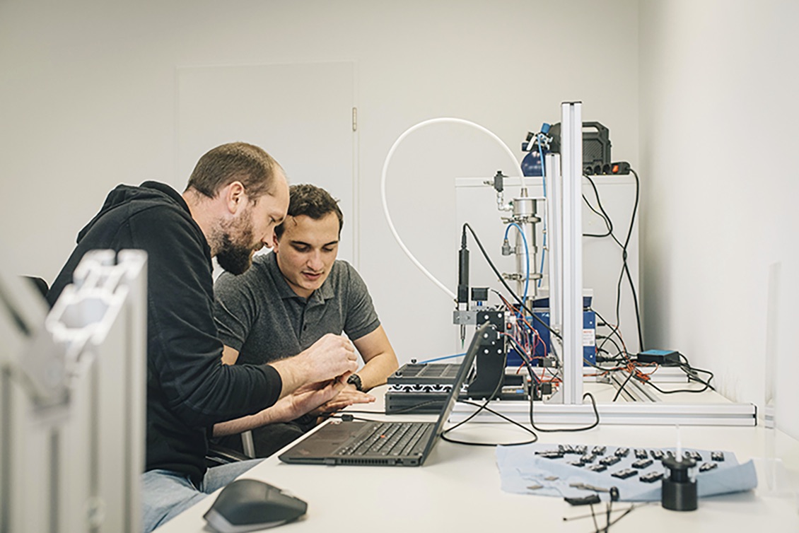 DeepDrive Mitarbeiter bei der Arbeit