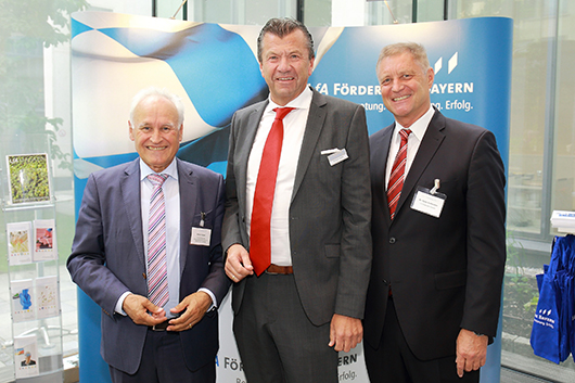Erfahrungsaustausch:<br /><p>Erwin Huber MdL (Vorsitzender des Wirtschaftsausschusses im Bayerischen Landtag), Christoph Leicher (Präsident des LGAD Bayern e.V.), Dr. Hans Schleicher (Stv. Vorsitzender des Vorstands LfA Förderbank Bayern) (v.l.n.r.)</p>