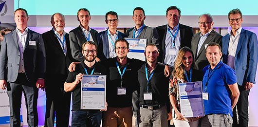 Den Siegerteams gratulieren: Dr. Carsten Rudolph, Geschäftsführer BayStartUP und Dr. Otto Beierl, Vorstandsvorsitzender LfA Förderbank Bayern