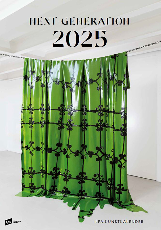 Titel des Kunstkalender "next generation" 2025<br /><p>Das Titelbild zeigt die Arbeit <a href="internallink:787821">"Gently Barred" von Paula Eberle</a>, Studierende an der Akademie der Bildenden Künste München</p>